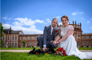 Hochzeitspaar vor Schloss – Hochzeitsfotograf Rhein-Neckar