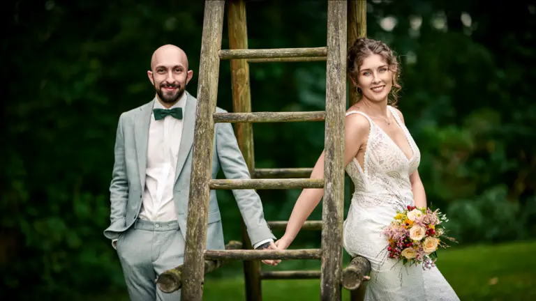 Brautpaar beim Hochzeitsshooting im Grünen – Hochzeitsfotograf Ulrich Roth Rhein-Neckar